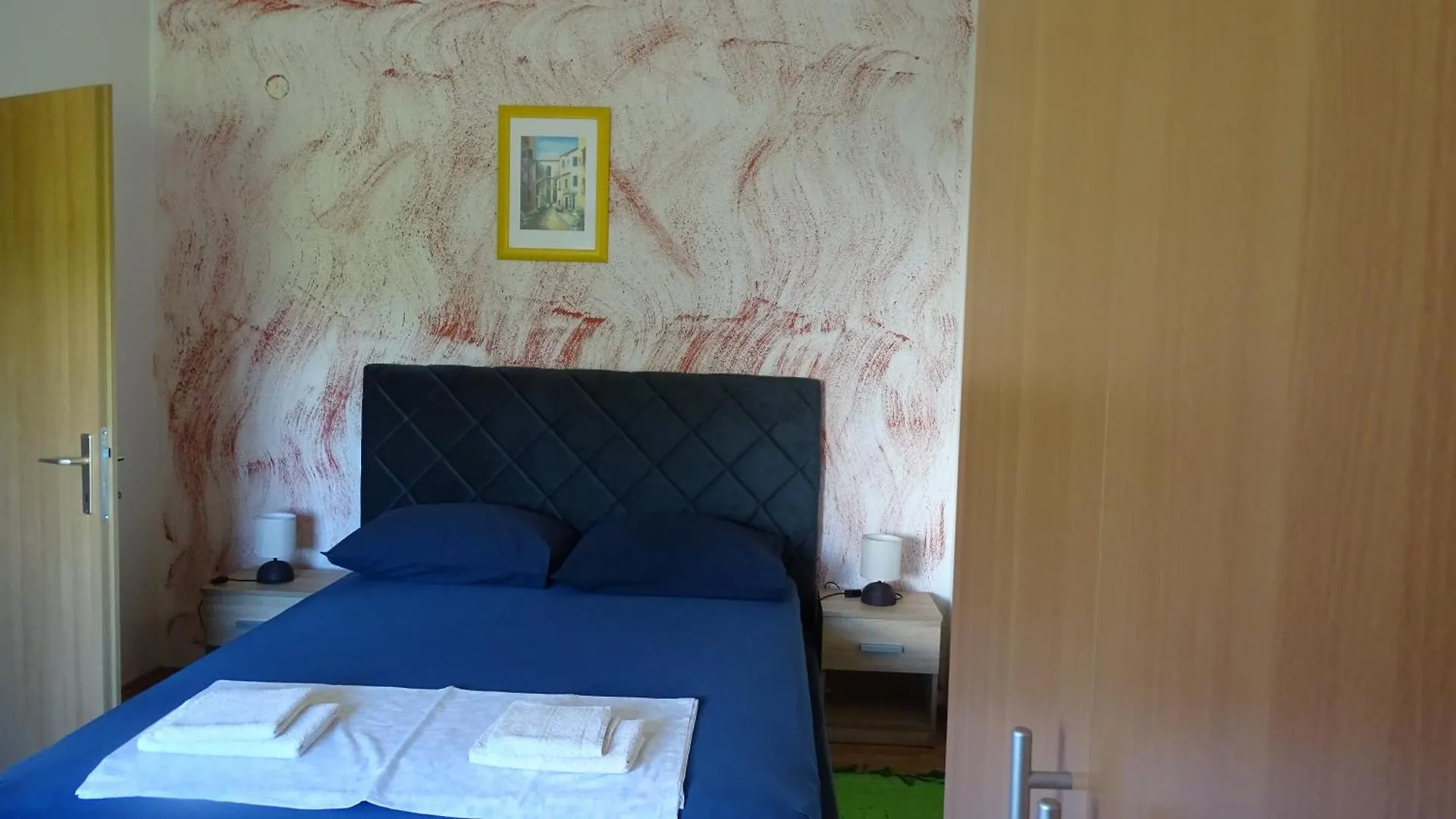 Apartments Luna Sukošan 0*,