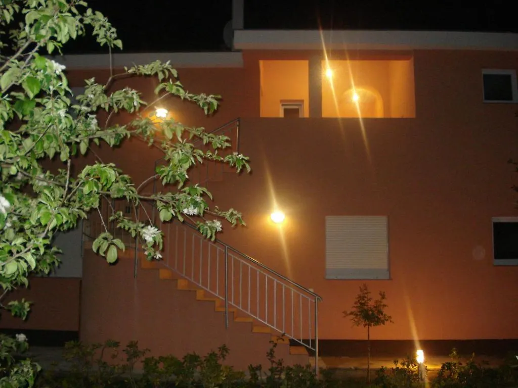 Apartments Luna Sukosan
